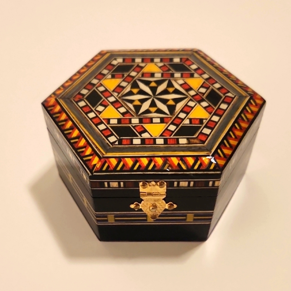 Hexagonal Mosaic Jewelry Box